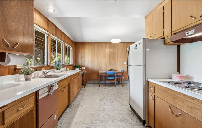 Building Photo - 1330 Orchard Ave