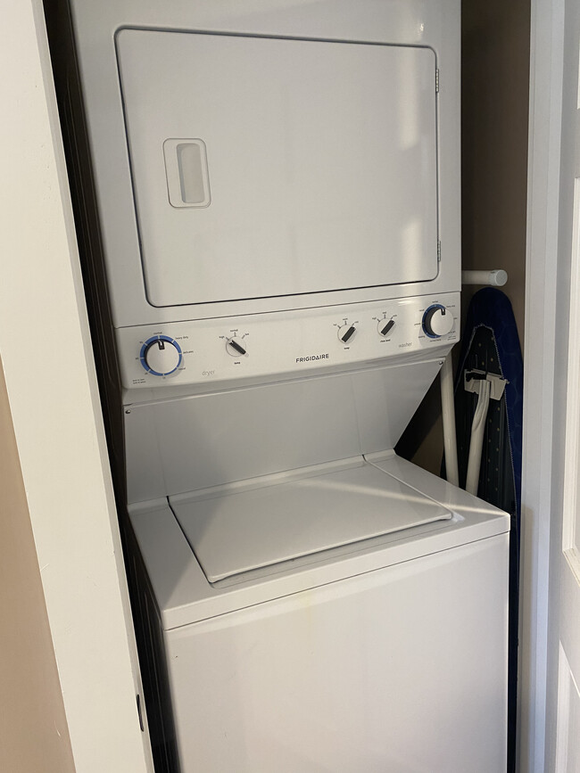 washer and Dryer - 1005 West St