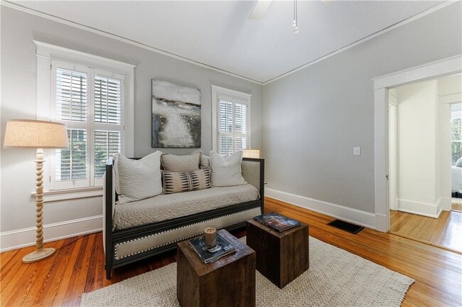 Building Photo - 654 Cresthill Ave NE