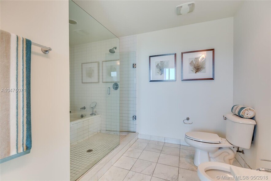 Building Photo - 888 Biscayne Blvd