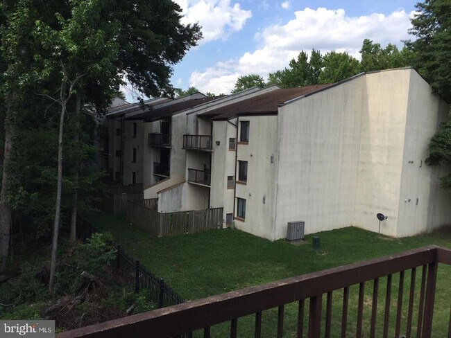 Building Photo - 10106 Campus Way S