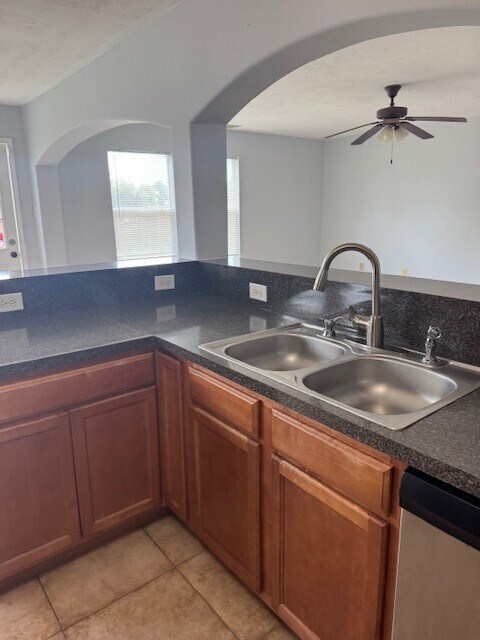 Building Photo - 10411 Iris Lake Ct