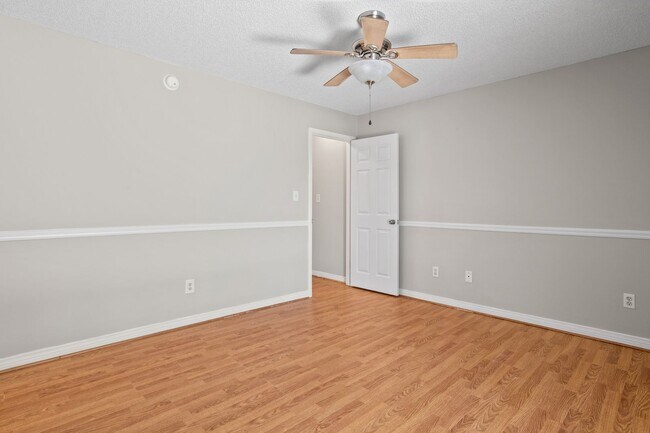 Building Photo - 3506 Parkwood Ave