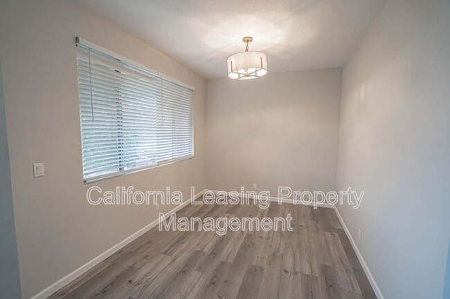 Building Photo - 28552 Avocado Pl