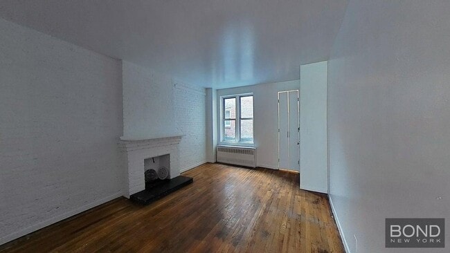 Building Photo - 247 W 26th St