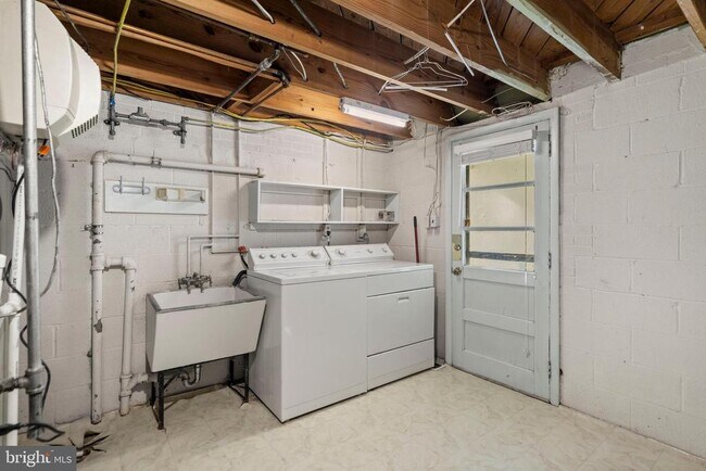 Building Photo - 1726 Baldwin Dr