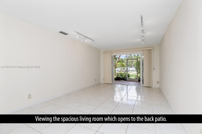 Building Photo - 6493 Via Regina
