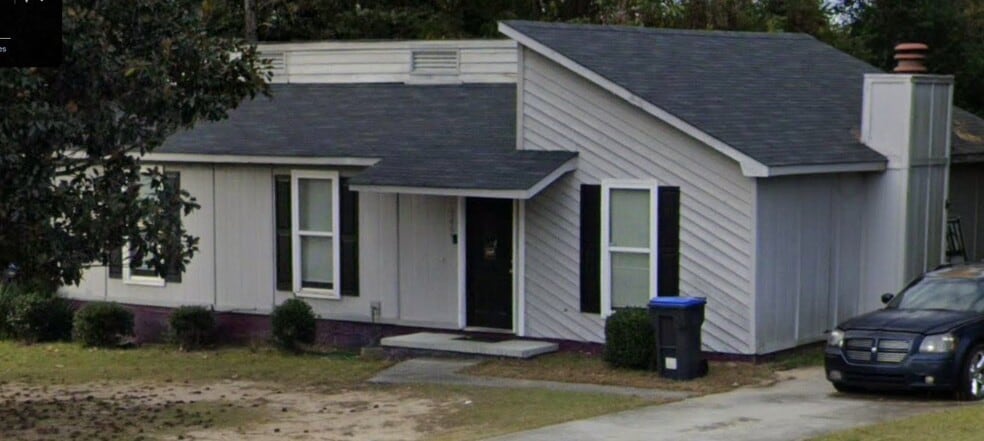 Building Photo - 4227 Cap Chat St