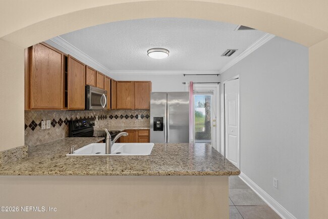 Building Photo - 353 Redwood Ln