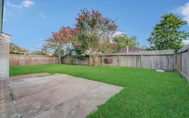 Building Photo - 16963 Nevisway St