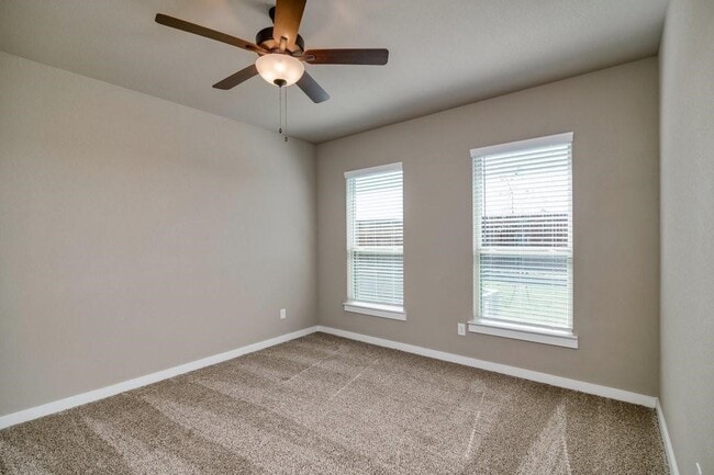 Building Photo - 9896 Grosbeak Ln