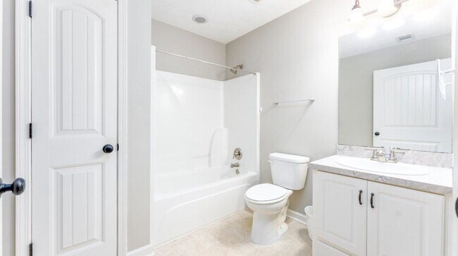 Building Photo - 3BR/2BA — Fenced Yard, Gated Parking, Lawn & Pest Included | Available 7/27