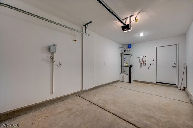Building Photo - 2124 Abraham Ave