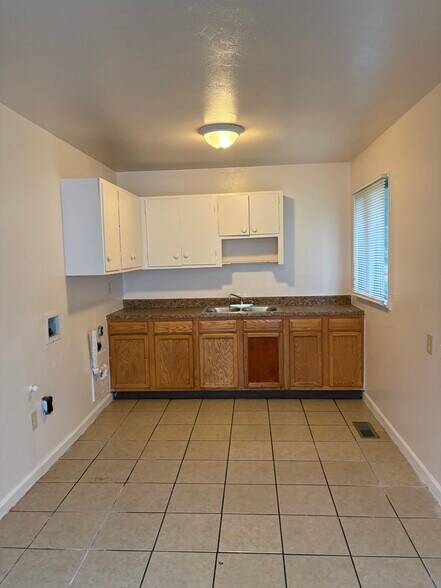 Building Photo - 4010 Middlehurst Ln