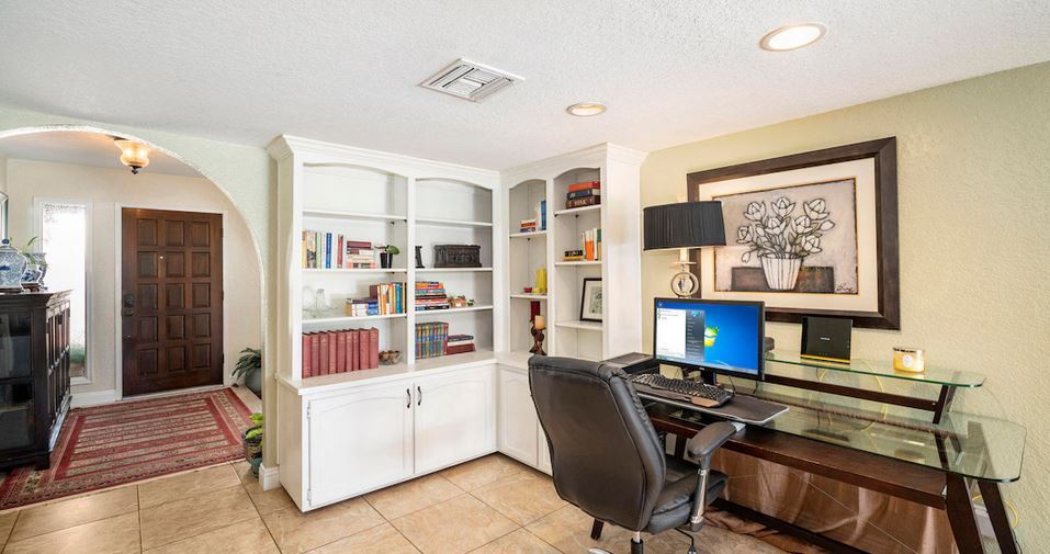 Building Photo - 101 W Tierra Buena Ln