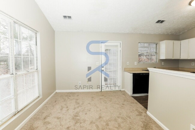 Building Photo - Well-Appointed 2BR/2BA Rental with Space to Enjoy