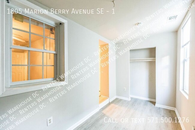 Building Photo - Spacious 1Bd/1Bth + Den apartment – Prime ...