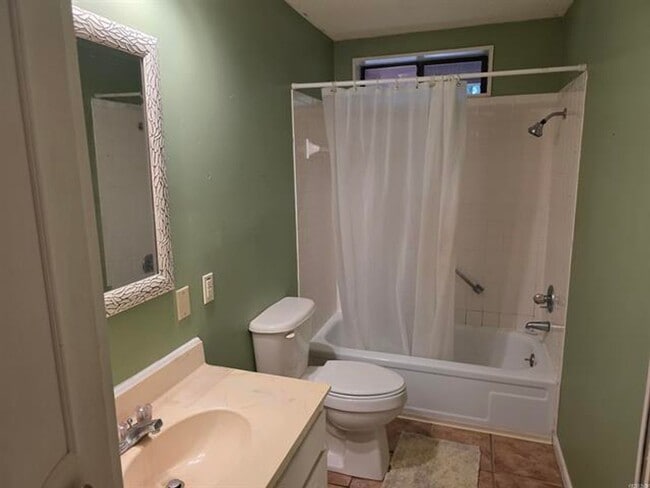 Building Photo - Contact Peggy Goodman 501 676 1758