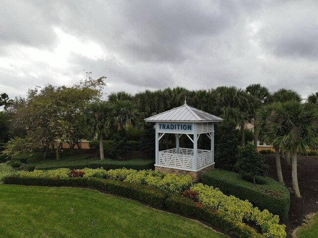 Building Photo - 10491 SW Academic Way