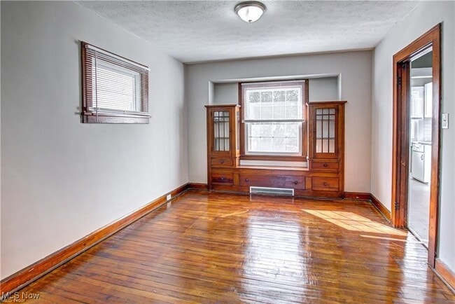 Building Photo - 1513 Treadway Ave