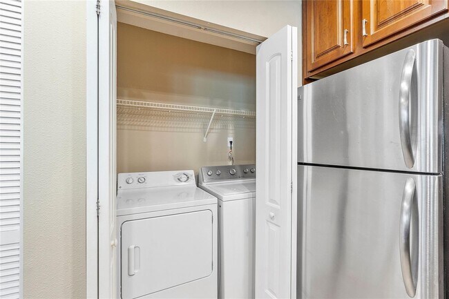 Building Photo - 815 W Boynton Beach Blvd