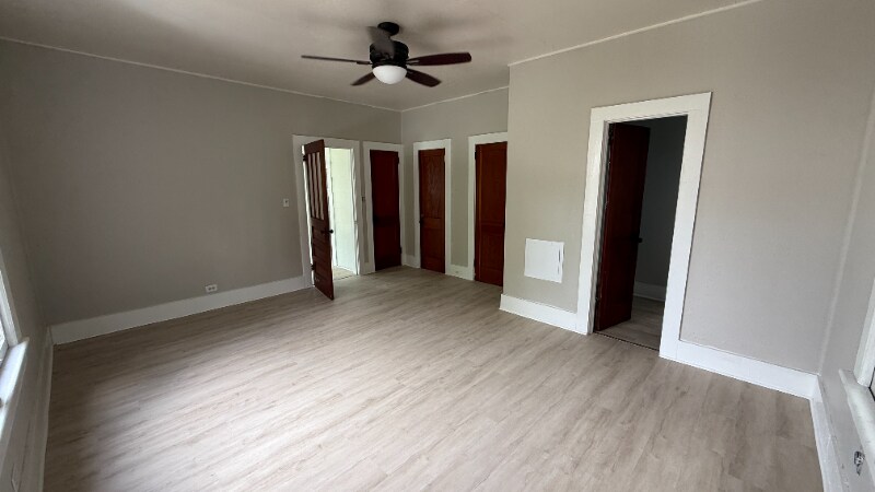 Building Photo - 452 SE Nassau St