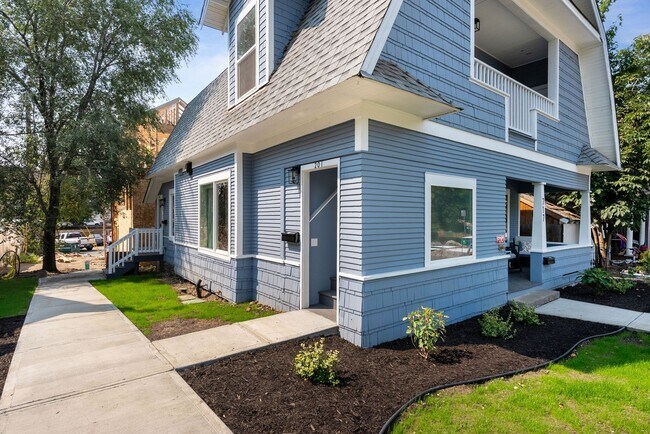 Building Photo - 717 W Spofford Ave