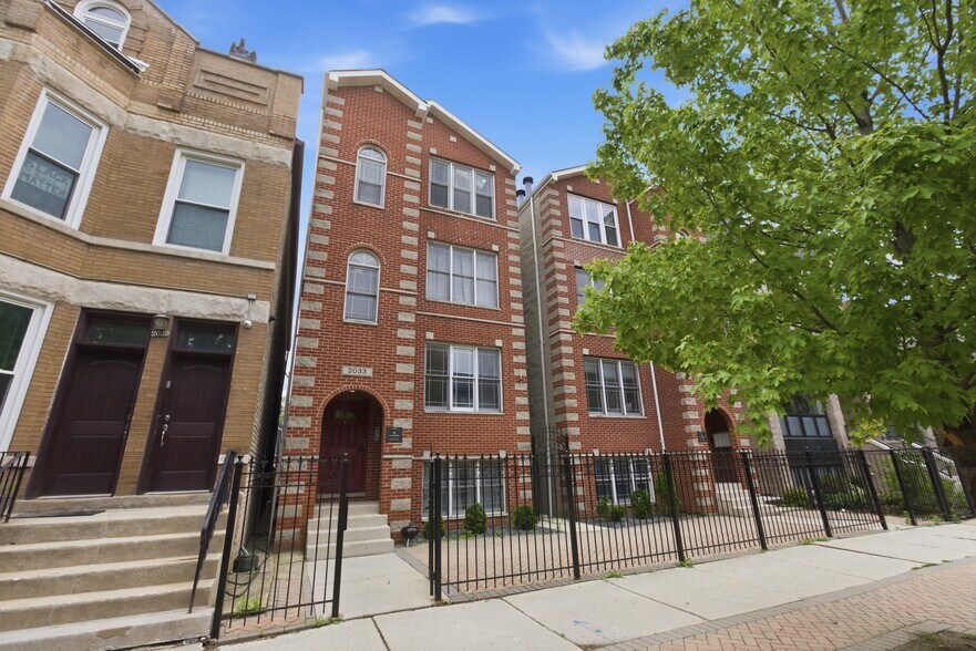 Building Photo - 2033 W Huron St