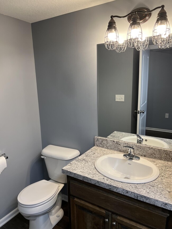 Building Photo - 891 W Gay St