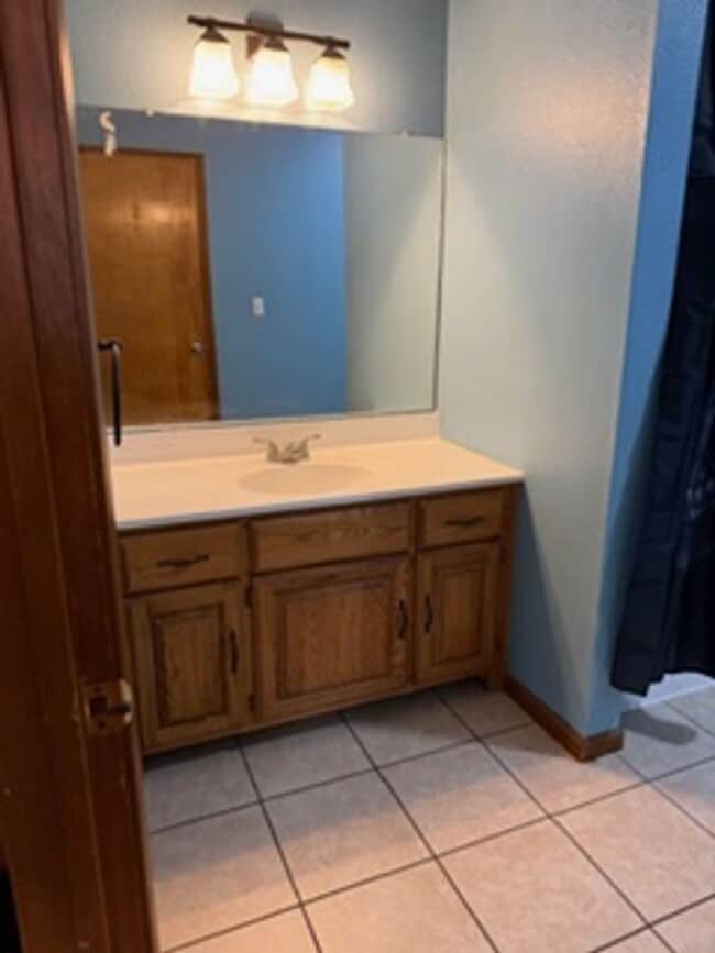 Building Photo - Beautiful county setting