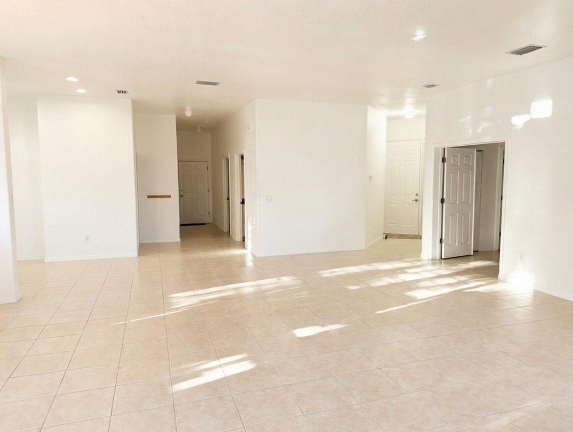 Building Photo - 1802 Triano Cir