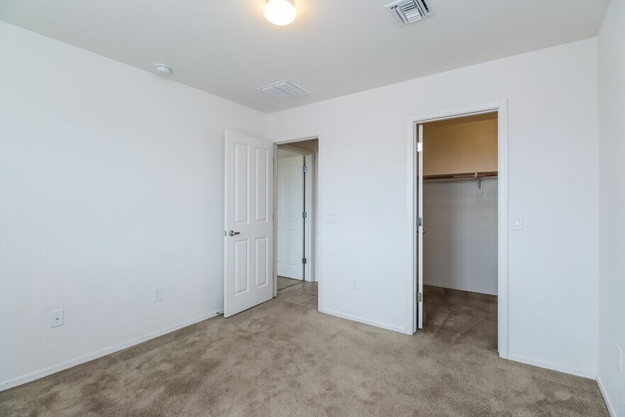 Building Photo - 18350 S Avenida Arroyo Seco