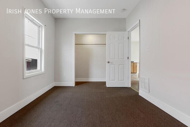 Building Photo - 308 Breckenridge St