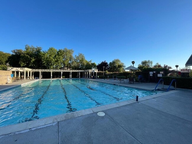 Building Photo - 5302 Cribari Heights