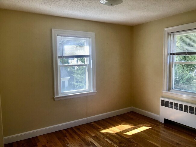 Building Photo - 17 Hatfield Rd