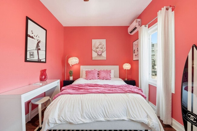 Building Photo - 657 N Carpenter St