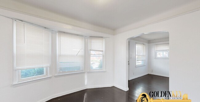 Building Photo - Eastside Detroit 3 bedroom Home Close to A...