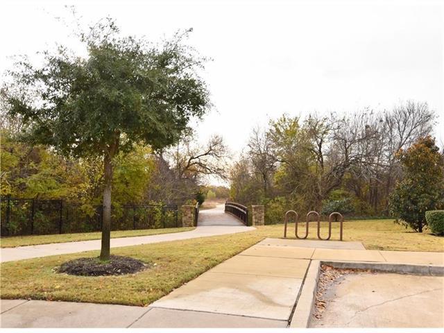 Building Photo - 1708 Estacado Dr