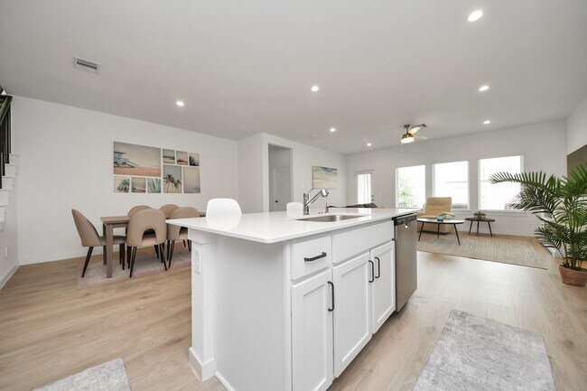 Building Photo - 31815 Kellan Grv Ct