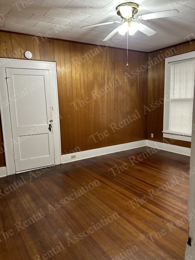 Building Photo - 201 S Farmerville St