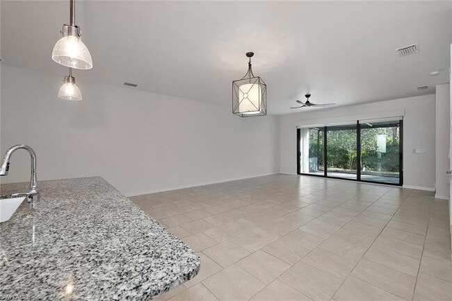 Building Photo - 13010 Pembroke Dr