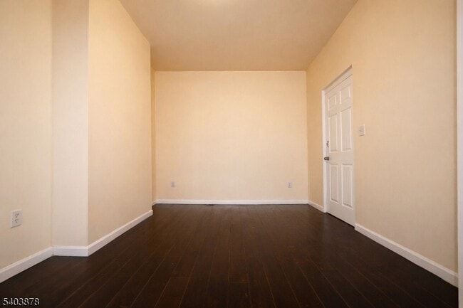 Building Photo - 184 S 6th St