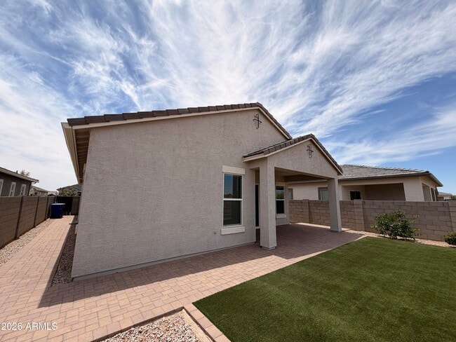 Building Photo - 15628 W Smoketree Dr