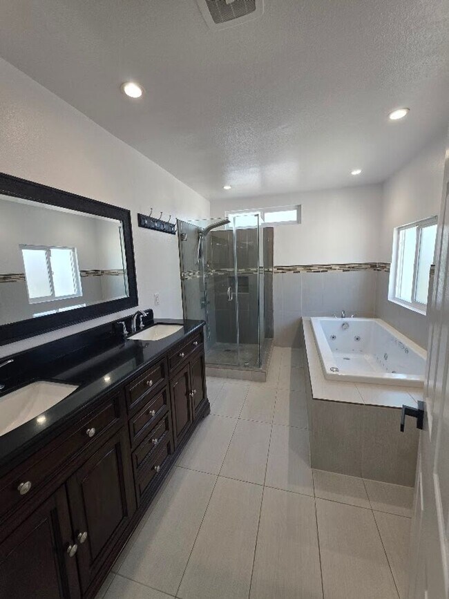 Building Photo - 12947 Arabella Pl