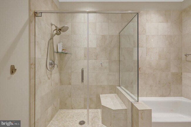 Building Photo - 8220 Crestwood Heights Dr