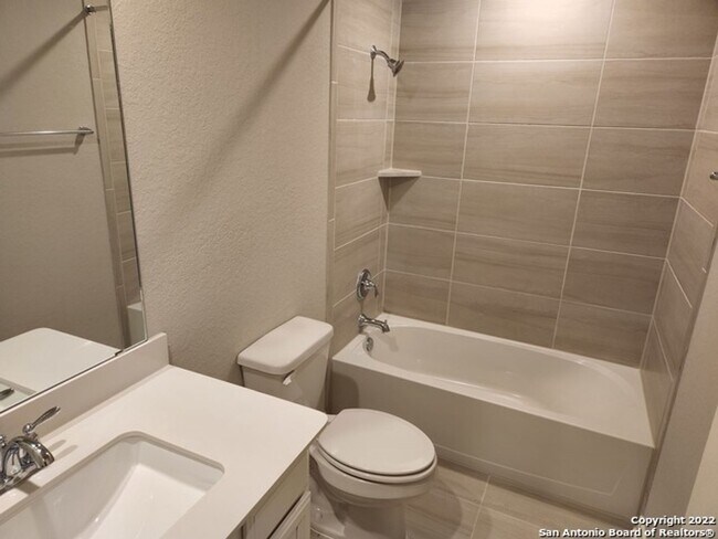 Building Photo - Scenic Crest off Boerne Stage Rd