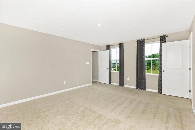 Building Photo - 38 Diopside Dr