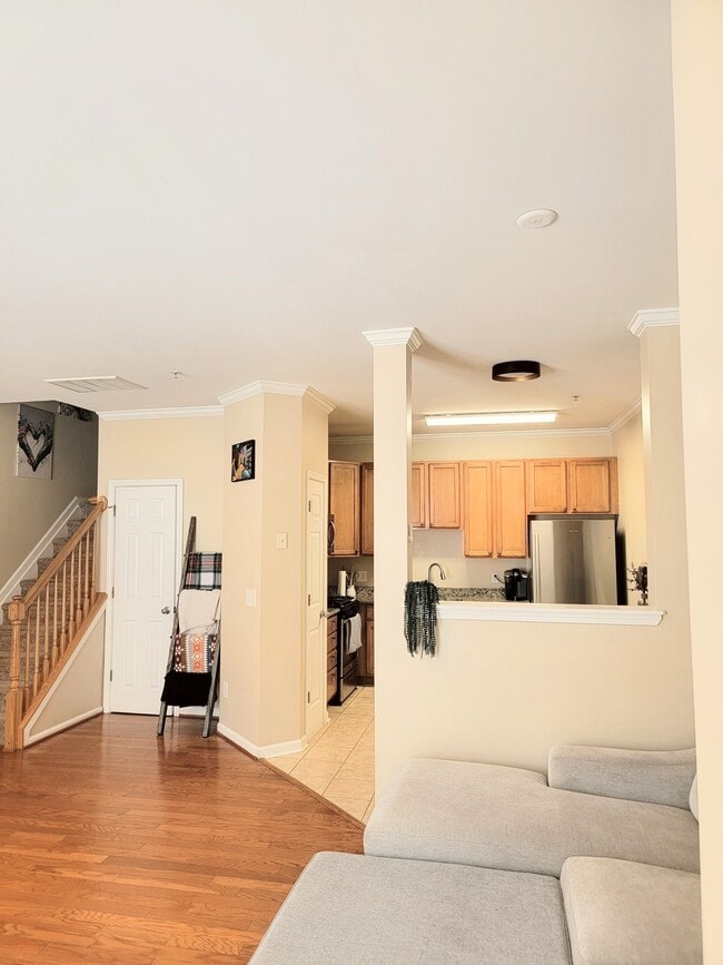 Building Photo - 2220 Valley Edge Dr