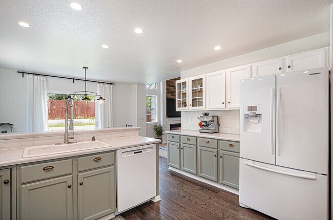 Building Photo - 4269 Thorndyke Pl