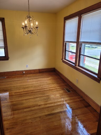 Building Photo - 811 Paul St